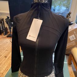 Lululemon Define Cropped Jacket Nulu Black Size 6