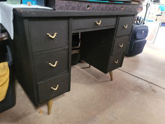 Desk vanity