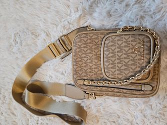 Michael kors crossbody