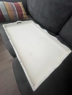 Serving tray