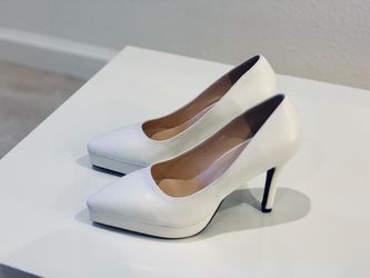 Elegant White Platform Stiletto Pumps – Size 7 US (235W)