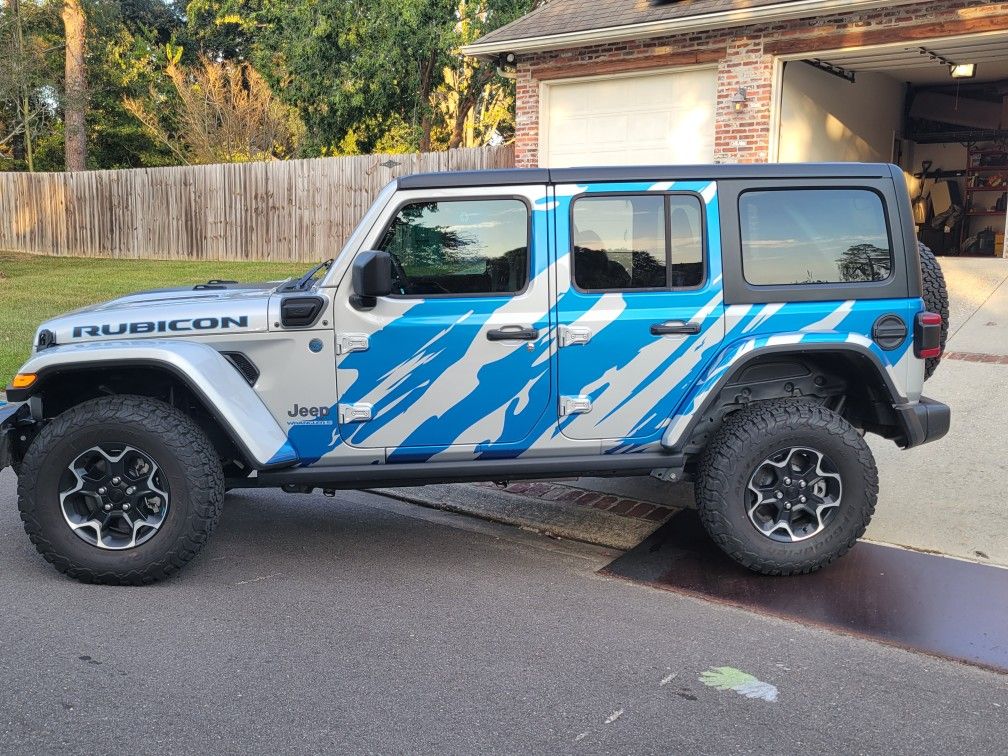 Factory Rock Rail 2023 Jeep Wrangler Like New