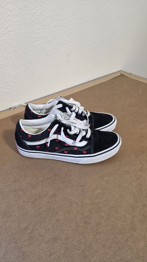 Vans womens Black Heart Sneakers Sz. 6