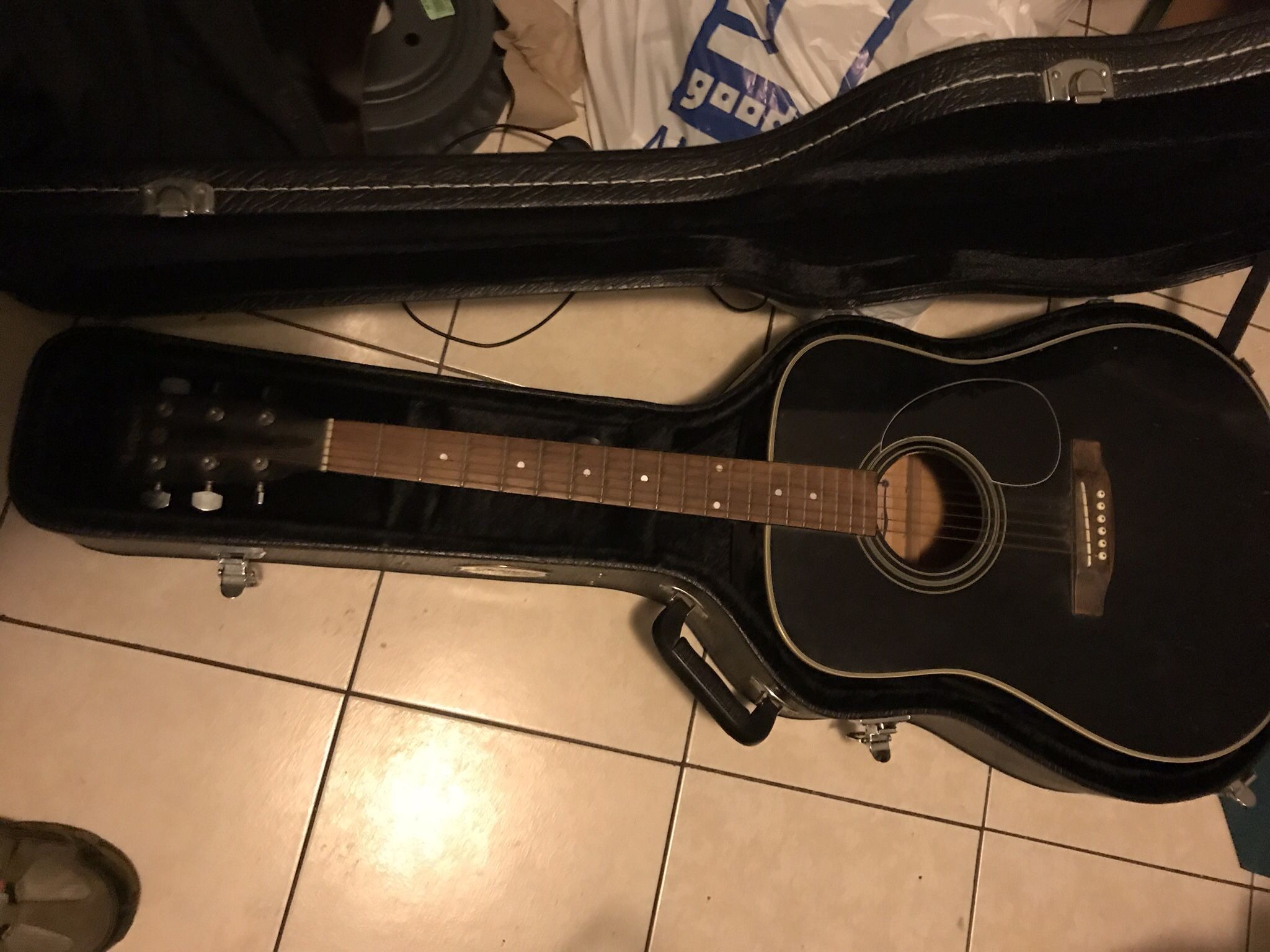 Jasmine acoustic guitar with case