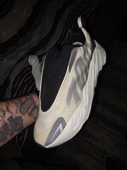 Yeezy 700 MNVN