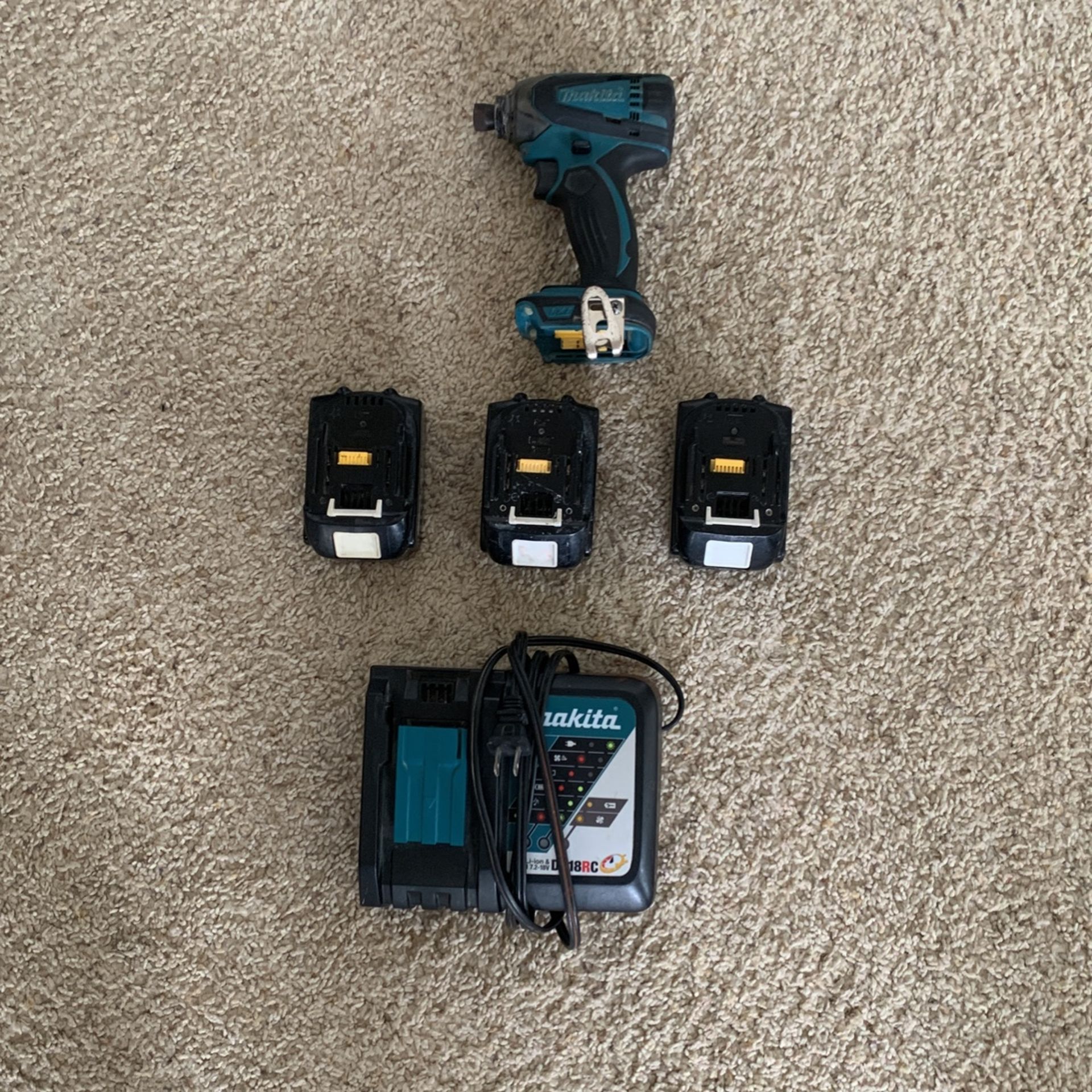 Makita 18V Lithium-Ion 1/4 In. Cordless impact driver