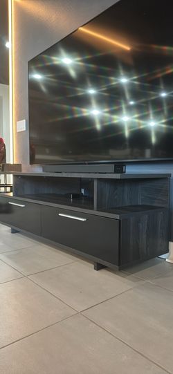 Tv Stand/Entertainment Center
