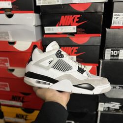 Jordan Military Black 4s size 10 VNDS