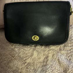 Vintage Coach’s 9755 Crossbody