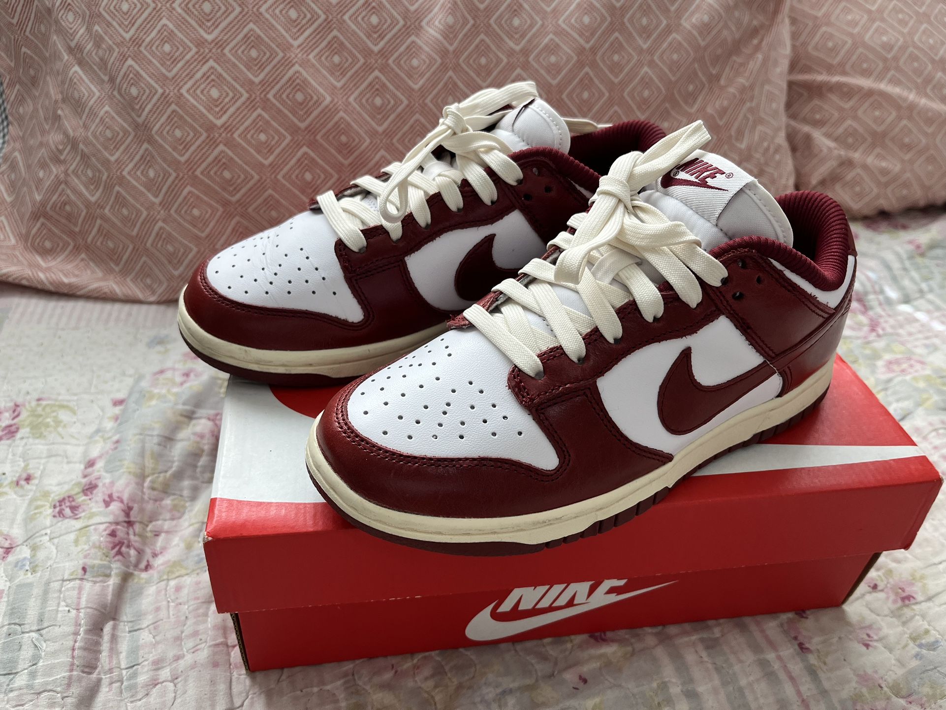 Vintage red Dunks