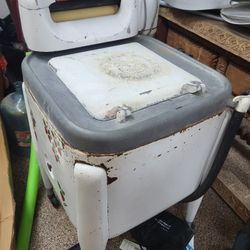 Maytag Antique Waser Washing Machine 1950's