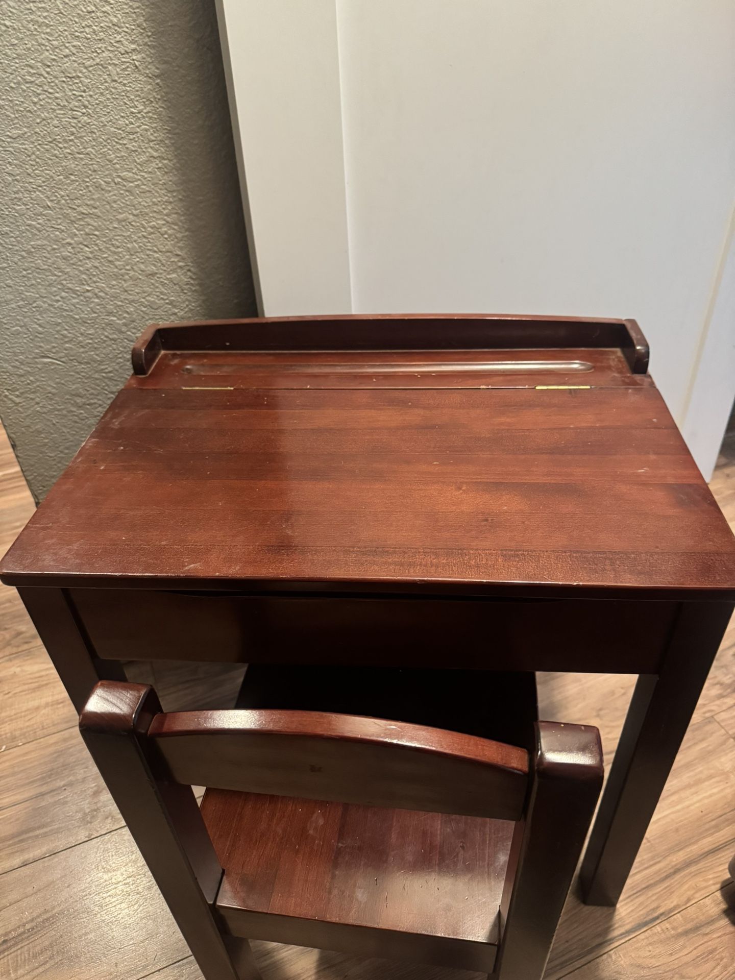 Melissa And Doug Kids Desk And Chair