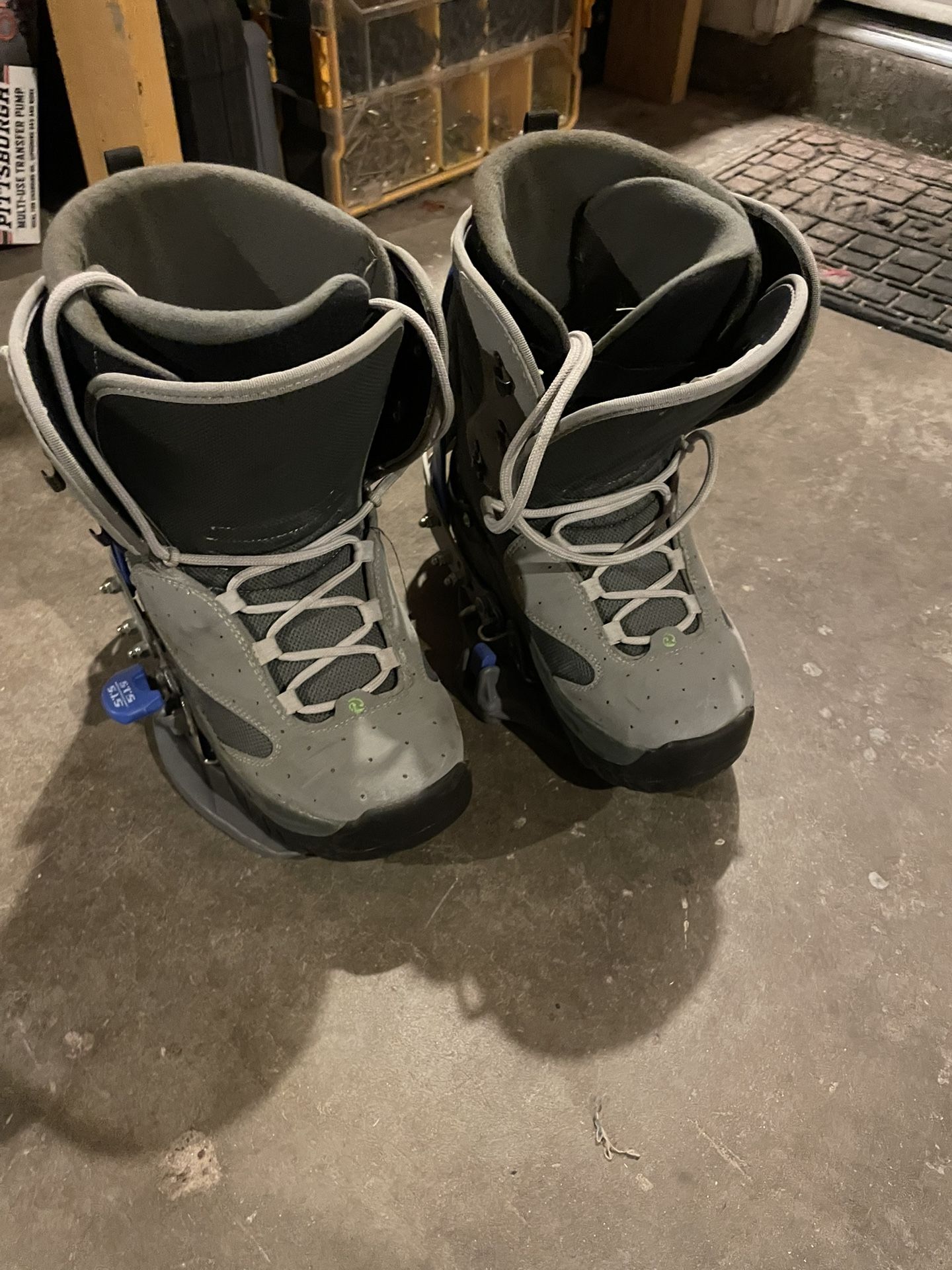 Vintage Rossignol Size 9 Step On Bindings