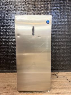 MIDEA REFRIGERATOR w/WARRANTY!R3054A