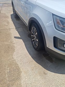 Ford Explorer 20" Wheels and Tires