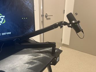 Shure MV7 & Elgato Wave Arm LP for Sale in Kapolei, HI - OfferUp
