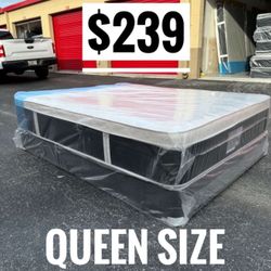 NEW Mattress Queen Size Plush Pillowtop With Box Spring // Offer  🚚