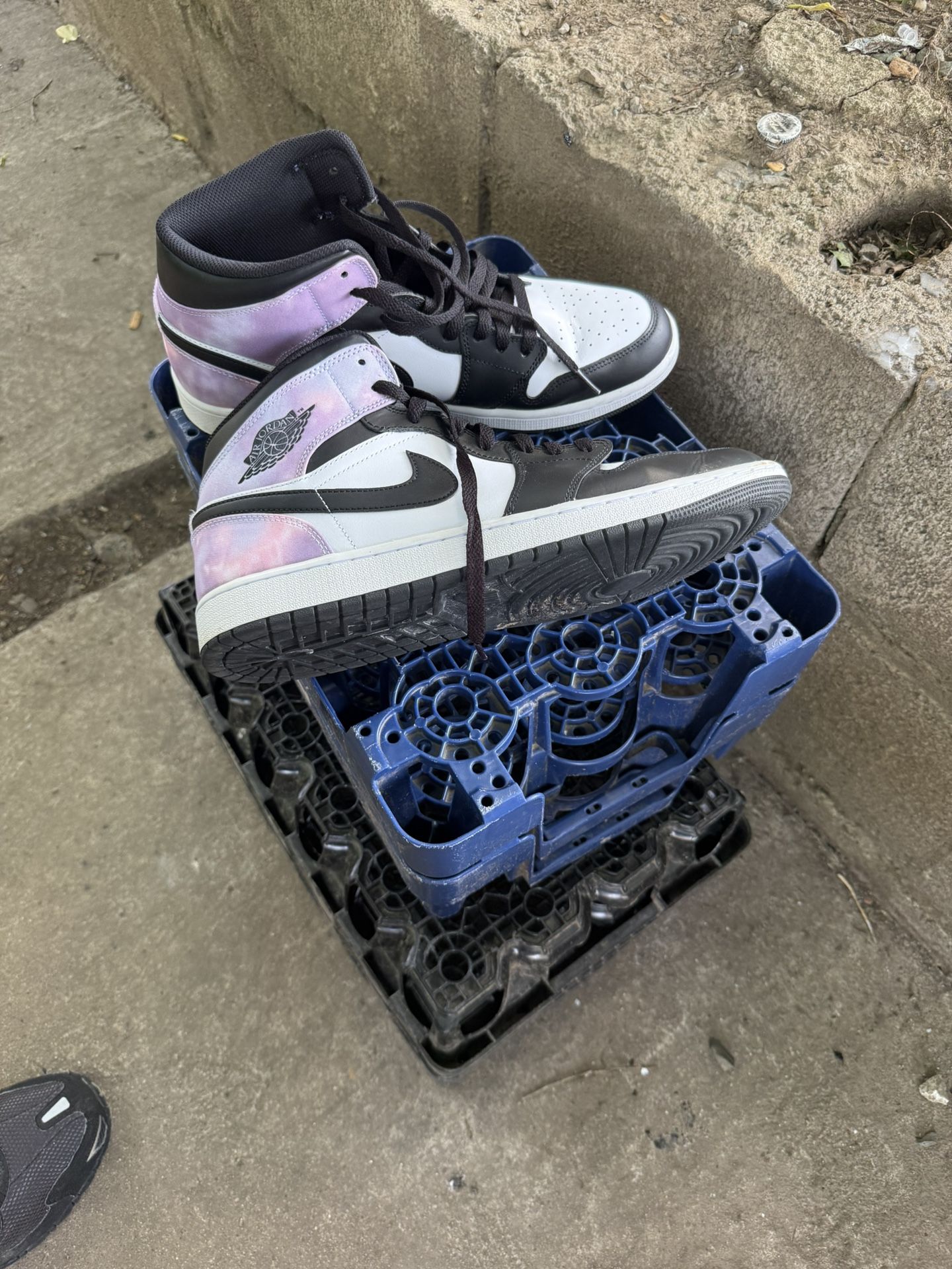 Jordan 1 Mid SE Zen Master (GS)