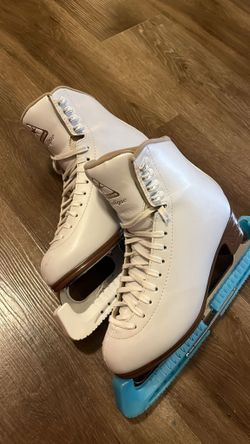 Jackson Mystique Figure skates