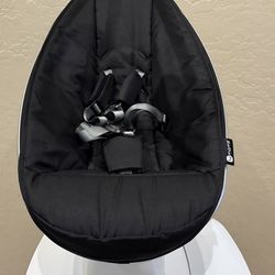 4 Moms Swing NEW MamaRoo Baby Swing