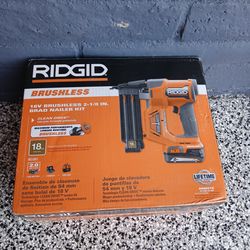 BRAD NAILER 18GA RIDGID 18V BATTERY AND CHARGER INCLUDED