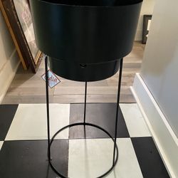 Black Metal Flower Pot