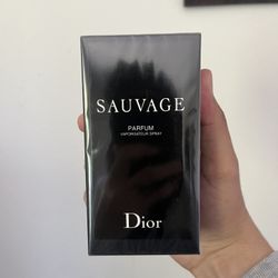 Dior Sauvage Eau De Parfum 