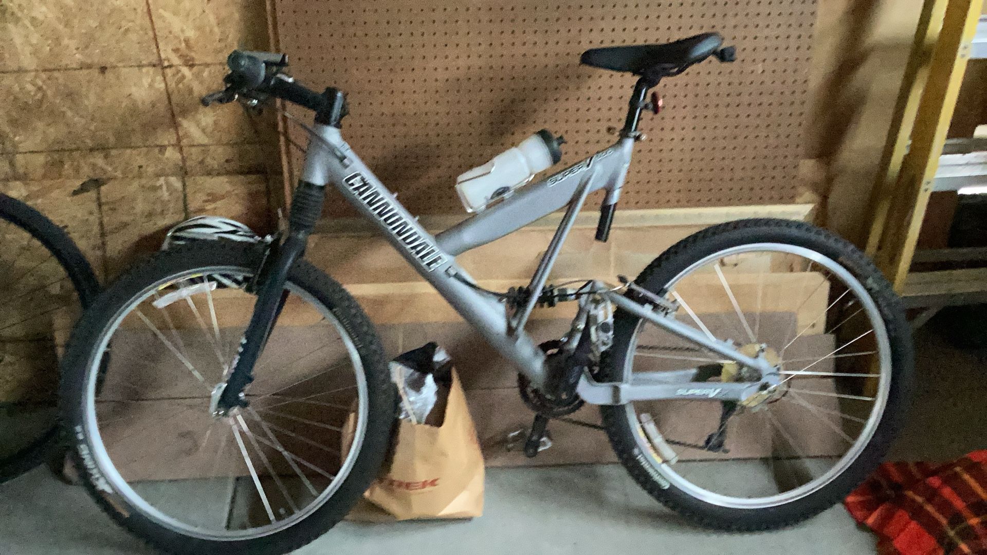 Cannondale Full Suspension Super V 500 Bike