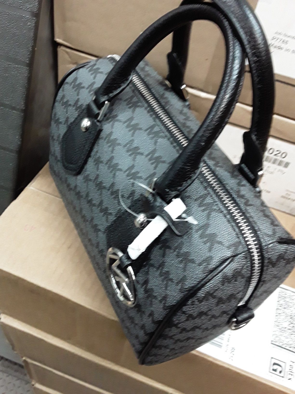 MICHAEL KORS BEAUTIFUL NEW HANDBAG