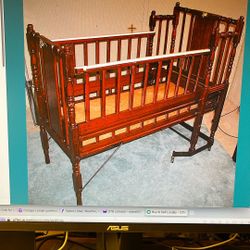 Rare Vintage Portable, Collapsible, Foldable Wood Baby Crib Patented 1933