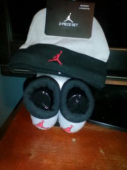 Newborn Hat N Bootties
