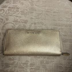 Michael kors gold metallic wallet used condition no strap