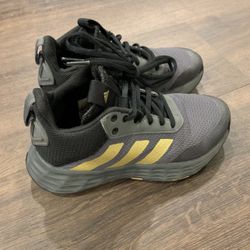 Adidas Youth Basketball Shoes Size 2