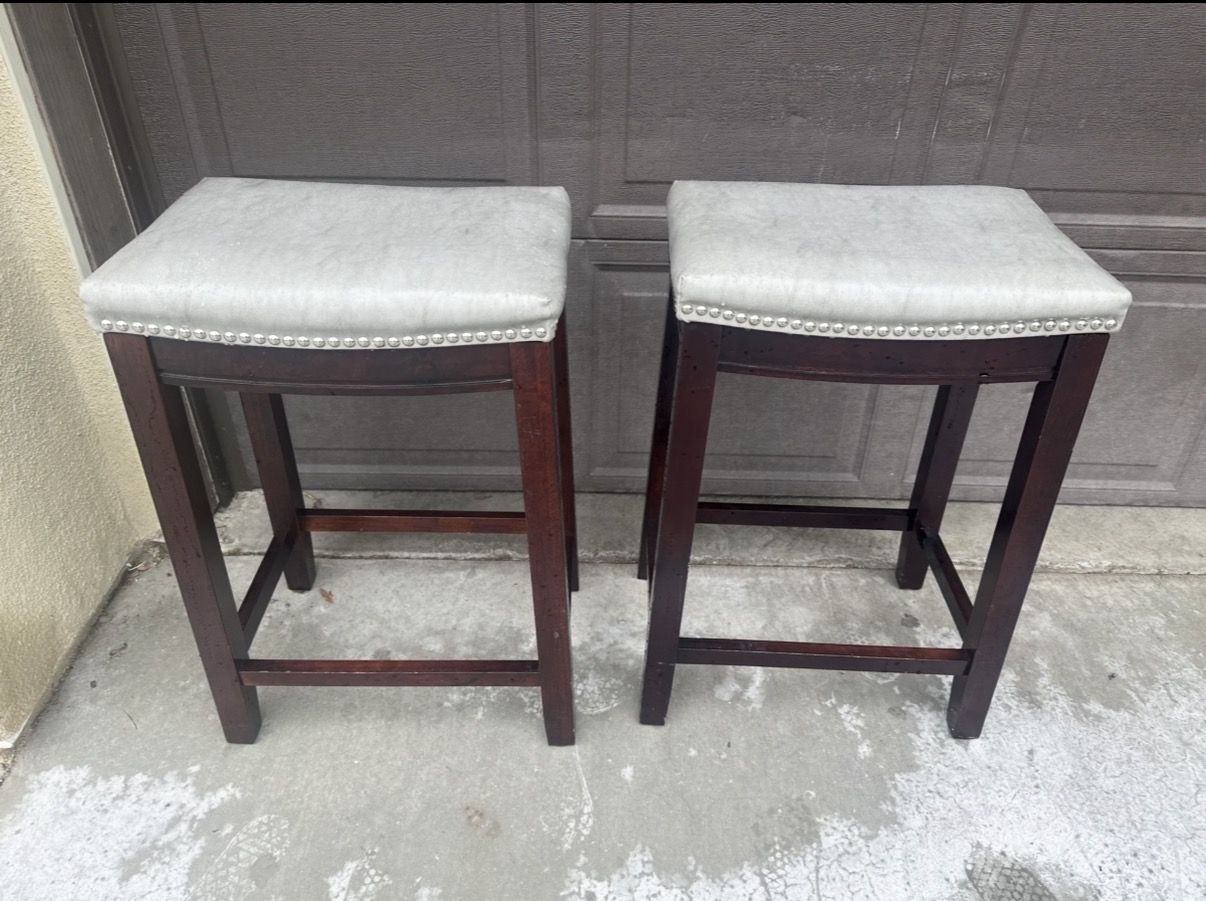 Qty 2 24" Wood Bar Stools with Gray Cushion, Espresso