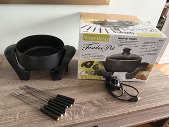 Electric Fondue Pot With 8 Colored Fondue Forks 