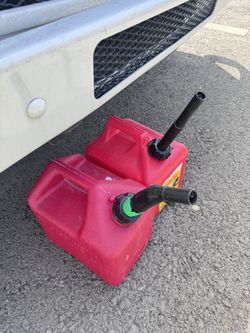 2 Gal Jerry Cans Gas Tanks