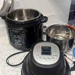 Instant pot cooker and air fryer lid