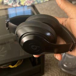 Beats 🎧 studio pros