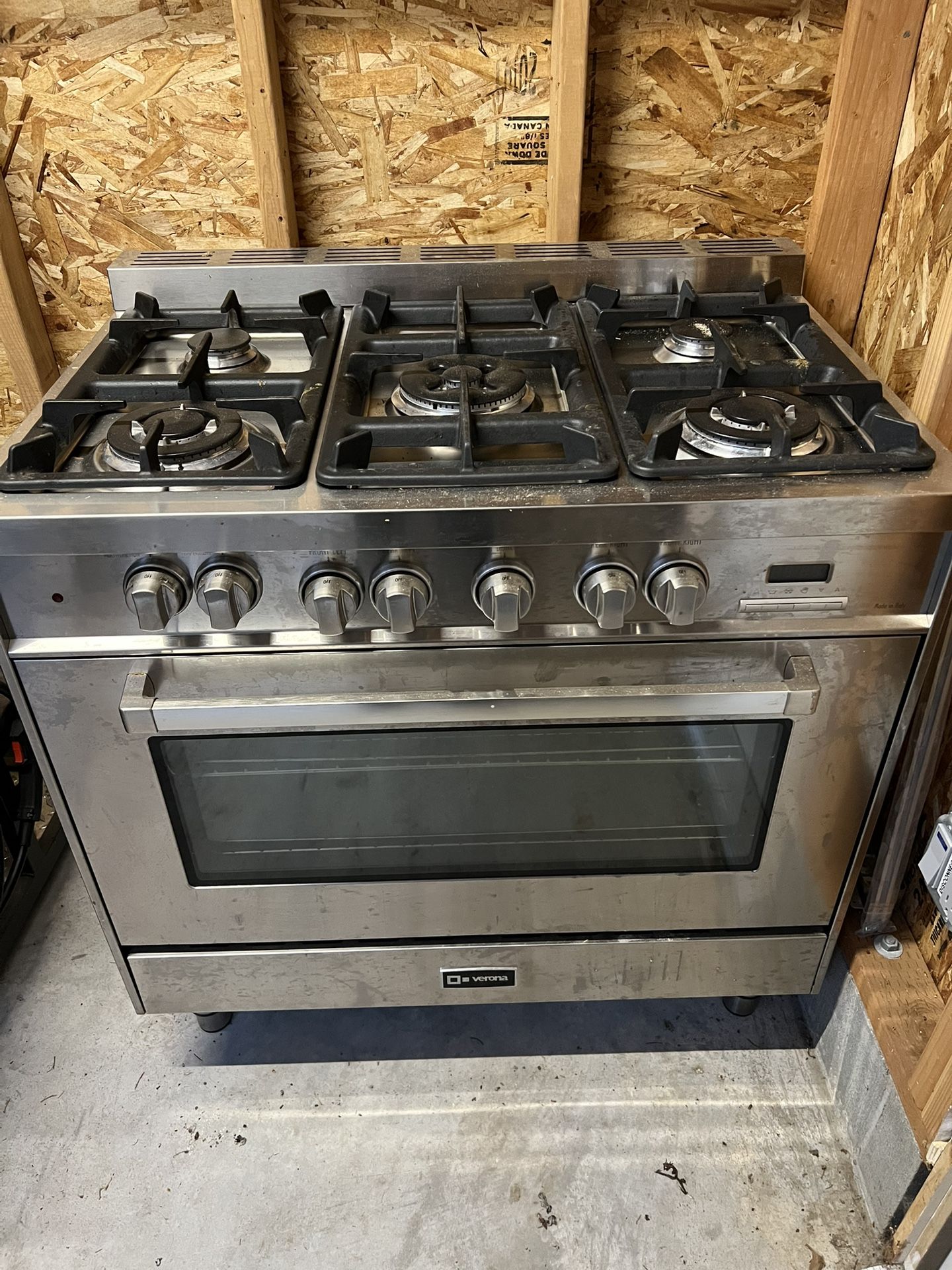 Verona 36” Commercial Style Range