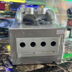 Nintendo GameCube with ONE Free Game Of Your Choice