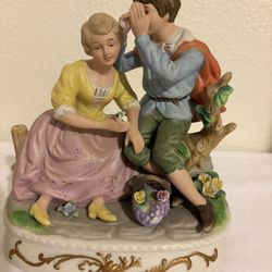 Japanese Vintage Linwile China Ardalt Courting Couple Figurine