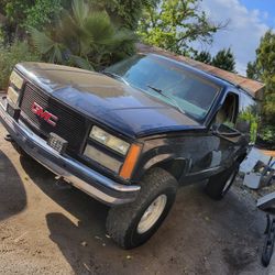 92 Yukon 4x4 2door Sale OR Trade Not For Parts 