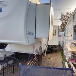 2005 Keystone 5th Whl RV