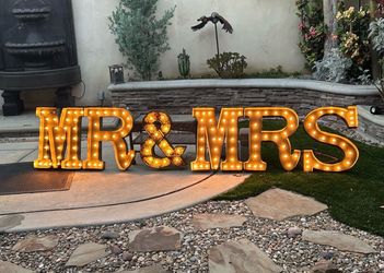 Mr and Mrs Wedding Sign