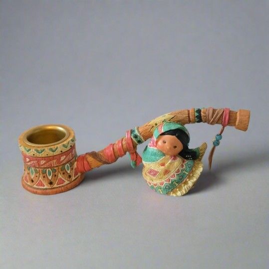 Enesco Friends of the Feather – Pipe Figurine – 1995 (Item #171875)