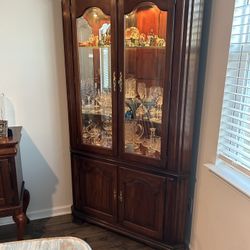 Corner Curio 