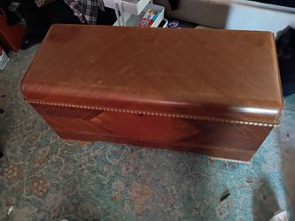 Lane original antique cedar chest