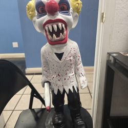 Crazy Clown Statue 