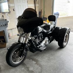 2017 HD FLRT TOURING W/REVERSE