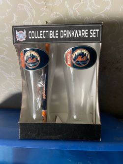 Mets collectors glass mugs with bottle opened NEW